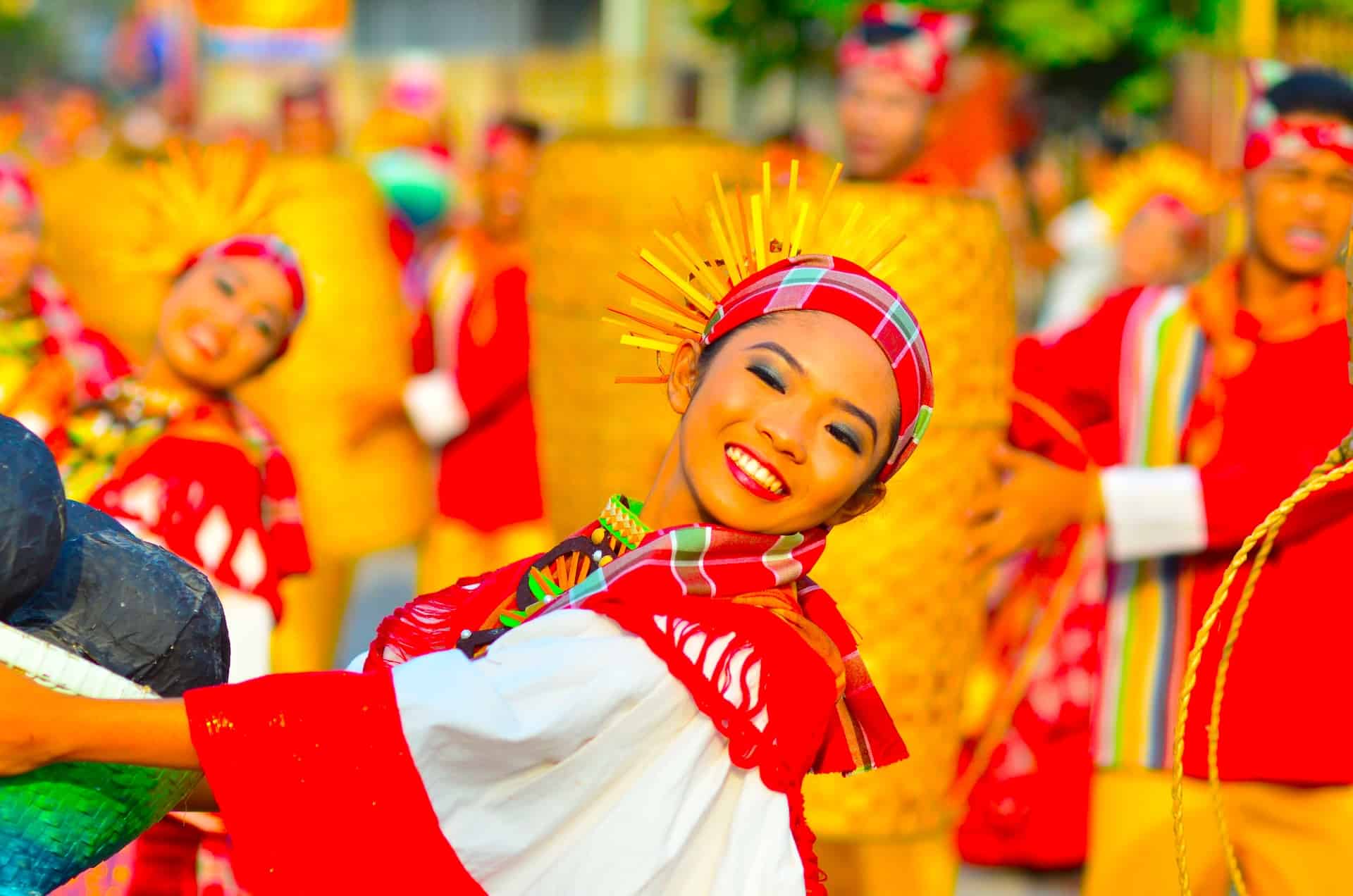 Taniec ludowy na FilipinachTaniec ludowy na Filipinach  