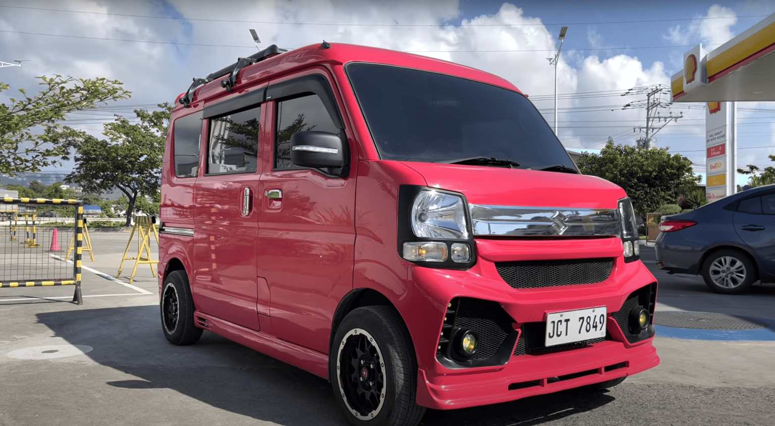 Suzuki Mini Van - Perfect Expat Vehicle in the Philippines